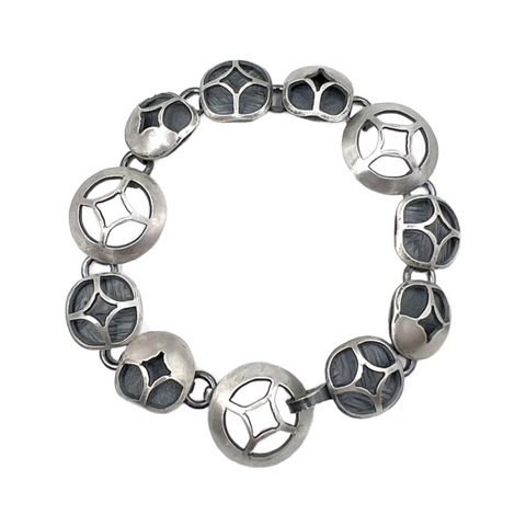 Hydrangea Puff Bracelet
