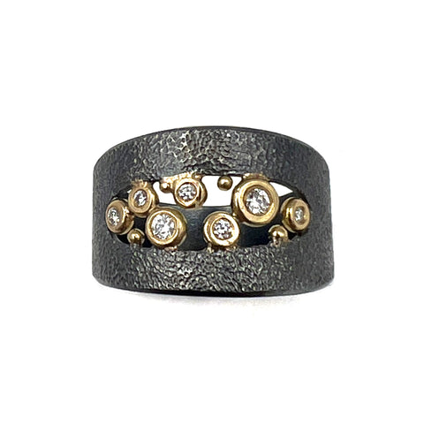 Tapered Band with Scattered Diamonds