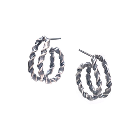 Twisted Link Hoops